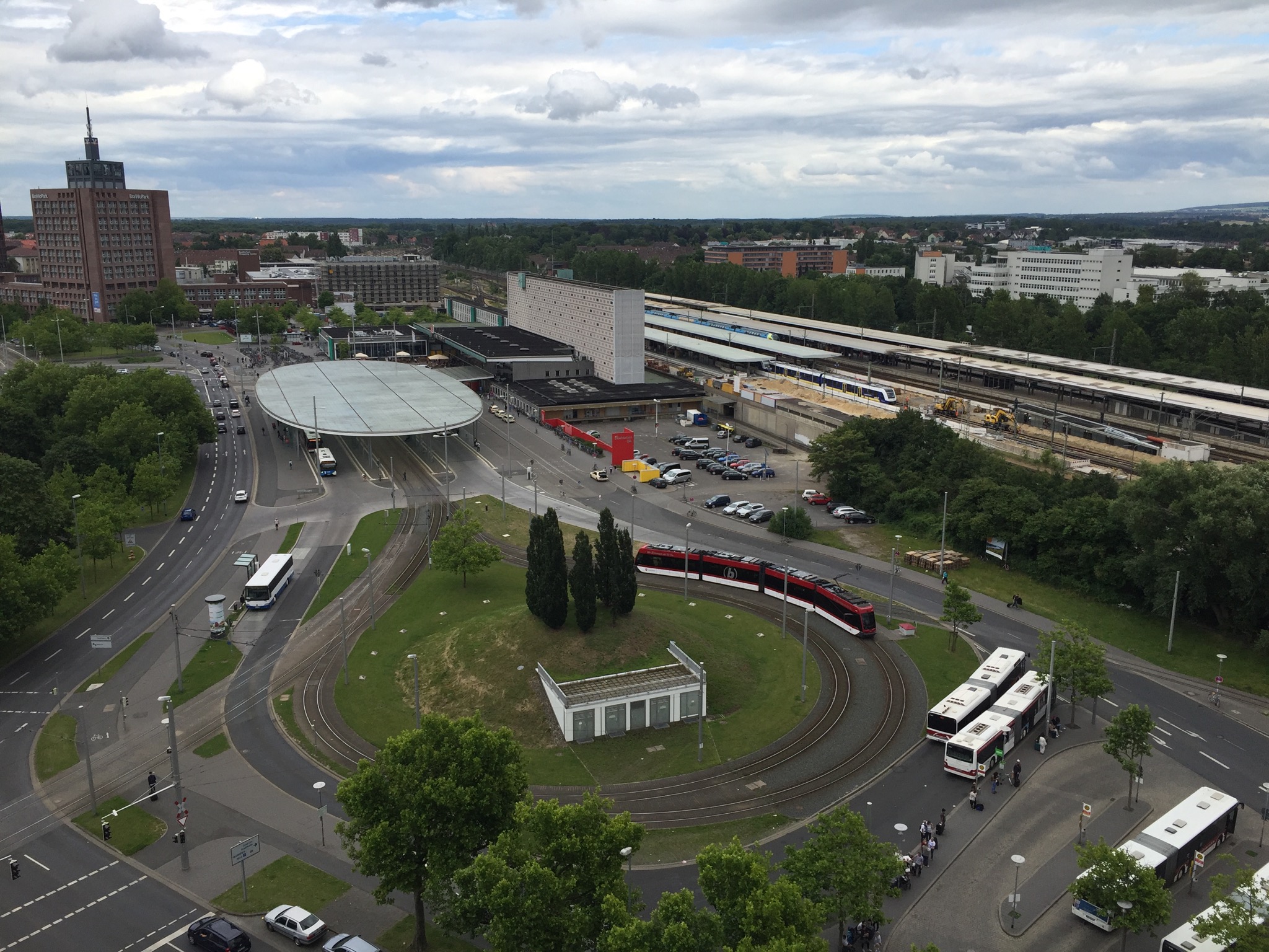 Das neue Bahnhofsumfeld am Viewegs Garten ein
